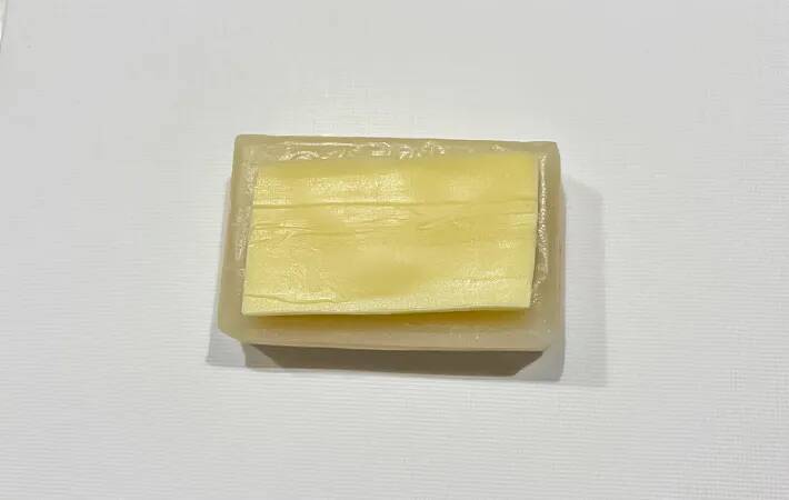 餅にのせて海苔で巻くと…　できた簡単ごはんに「もっと作ればよかった！」