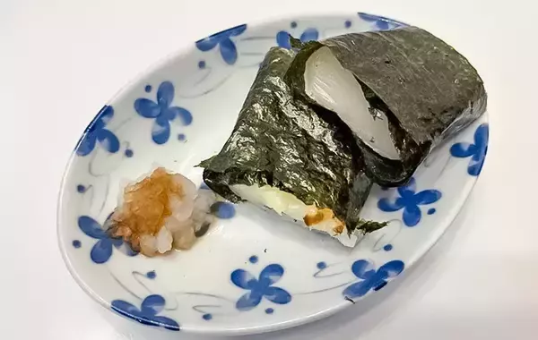「餅にのせて海苔で巻くと…　できた簡単ごはんに「もっと作ればよかった！」」の画像