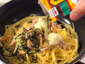 「全部家にある」「うどんもよさそう」　ツナパスタの味つけに使ったのは…？