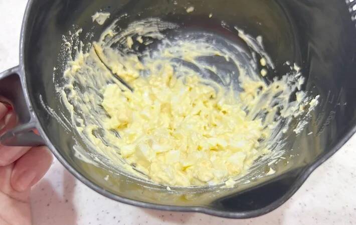 ゆで卵とマヨネーズを混ぜて…　意外なちょい足しに「ウマすぎて夫が驚いた」