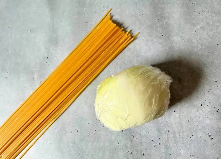 タマネギだけのパスタ　味つけに『小さじ1杯』入れると？「上品な和風の味わい」