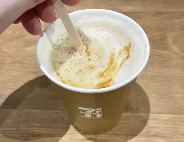 「「何度でもリピートしたくなるおいしさ」　コンビニで見つけた80円のシロップを使うと…」の画像