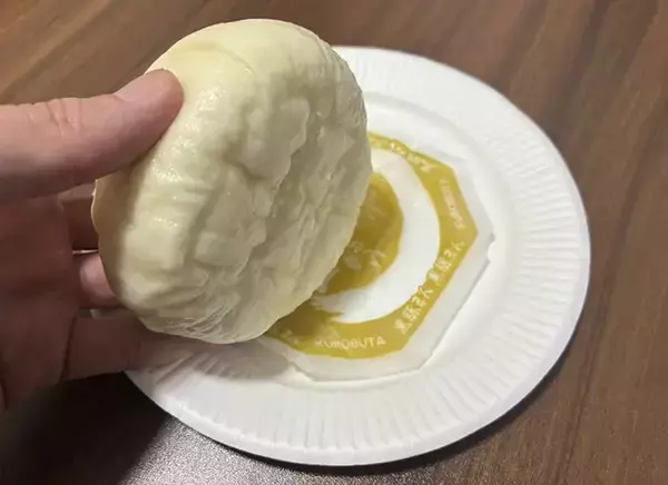 「冷めた肉まんが『中華街の味』に！　話題の温め方に「天才」「真似しよう」」の画像