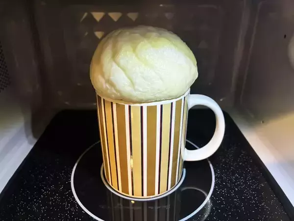 「冷めた肉まんが『中華街の味』に！　話題の温め方に「天才」「真似しよう」」の画像