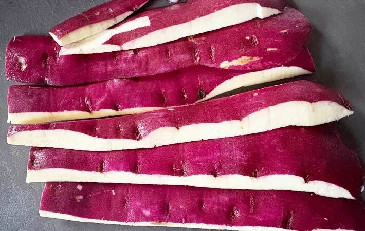 サツマイモの皮をむいて…？　できた一品に「子供がドはまりした！」【最強おやつ】