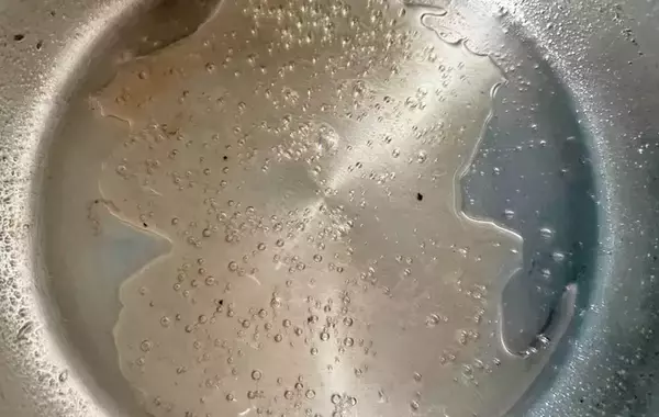 「サツマイモの皮をむいて…？　できた一品に「子供がドはまりした！」【最強おやつ】」の画像