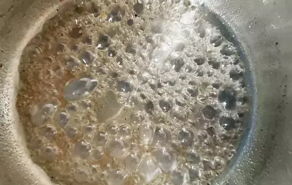 「サツマイモの皮をむいて…？　できた一品に「子供がドはまりした！」【最強おやつ】」の画像