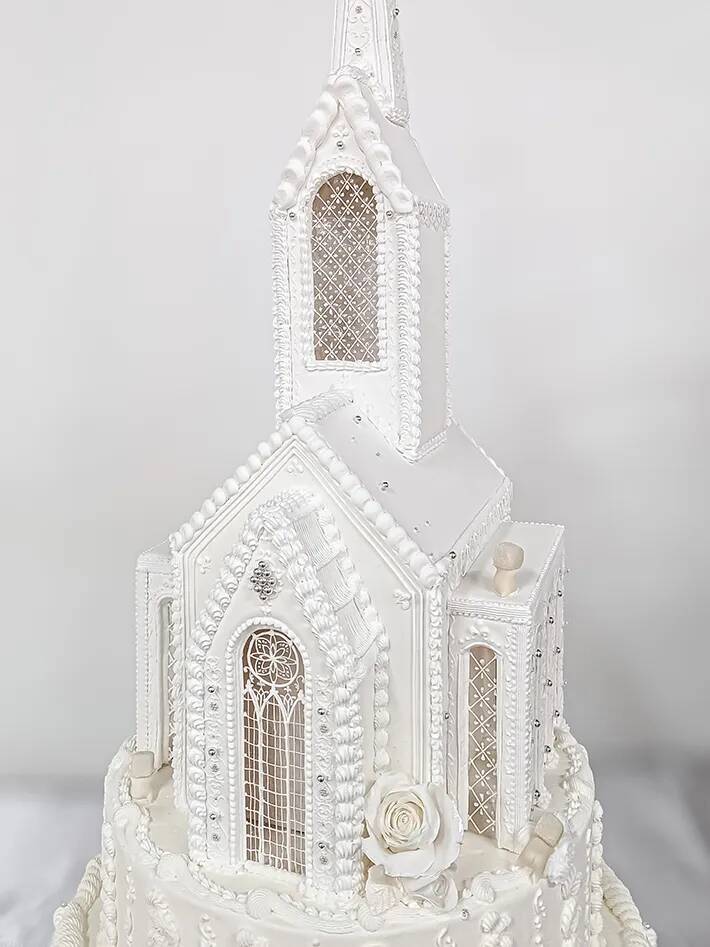 パティシエが『建築』したものが、すごすぎる…！　作品に「拡大して震えた」「理解が追いつかない」