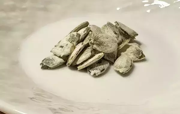 「「カボチャのタネ、捨てないで！」　子供が懇願するその理由は⋯？【節約レシピ】」の画像