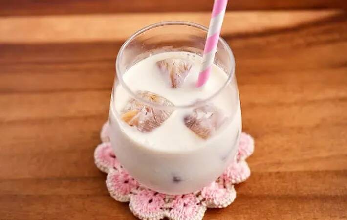 製氷皿に紅茶と桃缶を入れて…　管理栄養士が試した夏ドリンクに「薄まらない！」「家でも大満足」