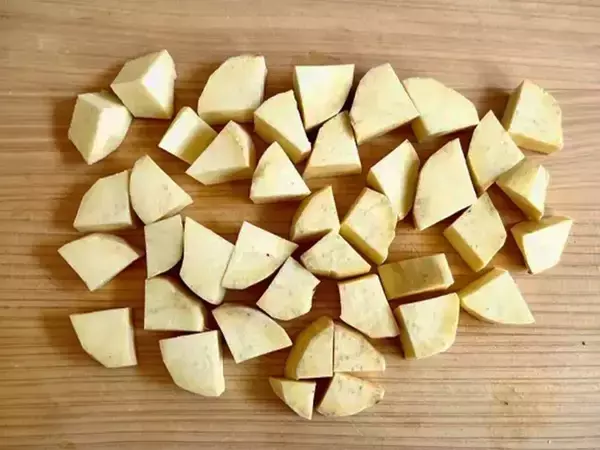 サツマイモが秒で消える？　レンチンして混ぜたのは…？【秋の簡単レシピ】