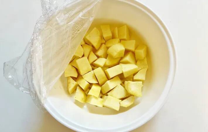 サツマイモが秒で消える？　レンチンして混ぜたのは…？【秋の簡単レシピ】