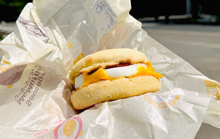 アルミホイルとマグカップを使うとエッグマックマフィンが作れる？　朝マックの再現に挑戦した結果がこちら！