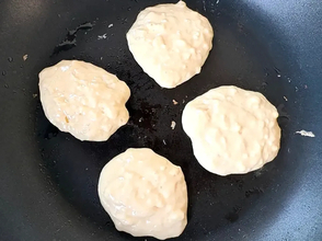 子供が「また作って」と喜んだ『ホットケーキ朝食』　小さく4枚焼いて挟んだのは？