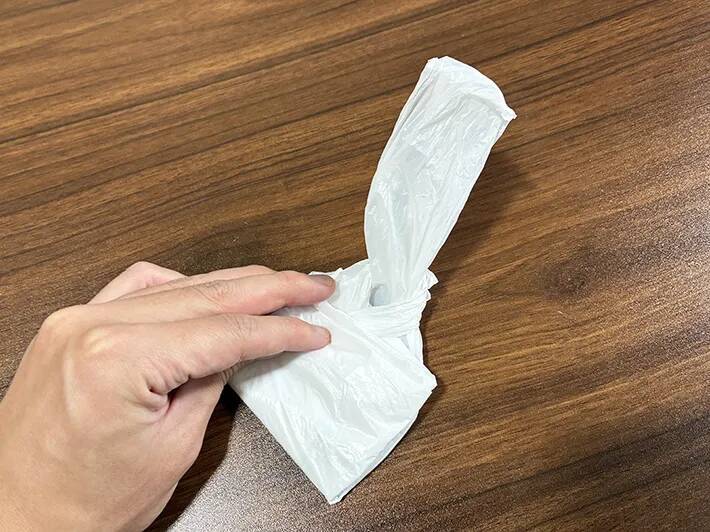 レジ袋が30秒でスッキリ！　かわいい『バッグ型』のたたみ方が「実用的」
