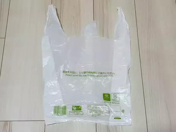 「レジ袋が30秒でスッキリ！　かわいい『バッグ型』のたたみ方が「実用的」」の画像