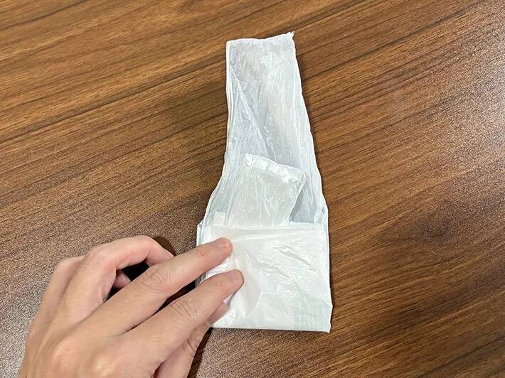 レジ袋が30秒でスッキリ！　かわいい『バッグ型』のたたみ方が「実用的」