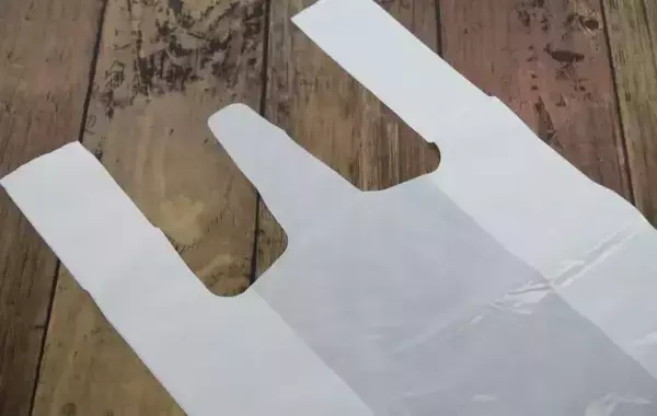 「無印良品で叶う整った収納　ゴミ袋がスッと取り出せる仕組みに「最高」「理想的」【無印収納術4選】」の画像