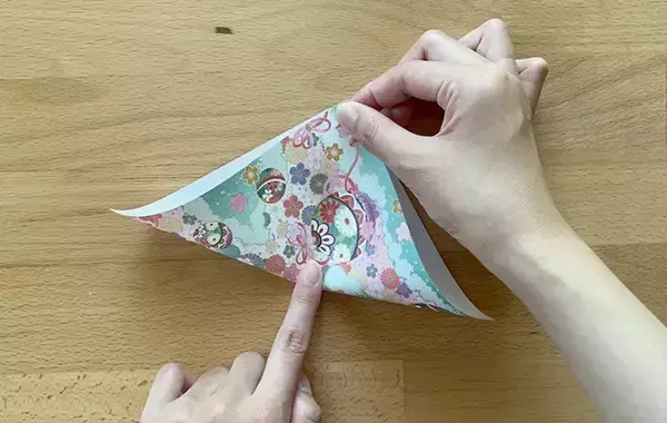 「ポチ袋、もう買わなくていいかも！　折り紙2枚で本格的な仕上がりに【お札が折れないポチ袋】」の画像