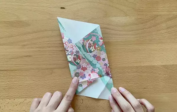 「ポチ袋、もう買わなくていいかも！　折り紙2枚で本格的な仕上がりに【お札が折れないポチ袋】」の画像