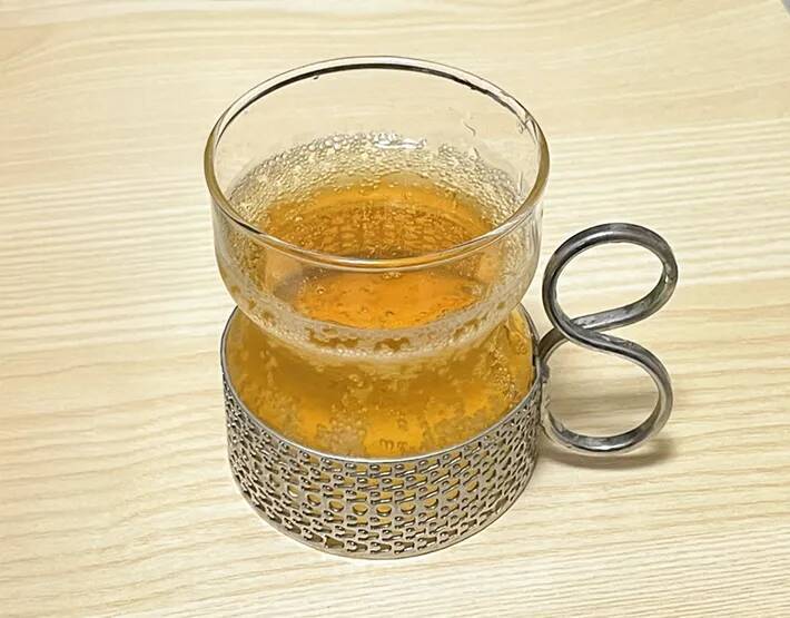 水出し紅茶を入れて4時間寝かせると…　炭酸水のアイディアに「毎日でも作りたくなる」「かなりスッキリ」