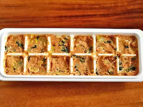 味噌を製氷皿に詰めるだけ！　管理栄養士が試した保存テクに「1人分にピッタリ」