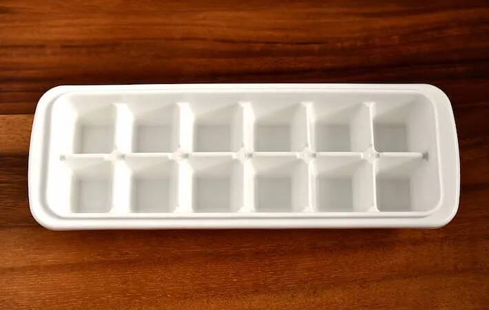 味噌を製氷皿に詰めるだけ！　管理栄養士が試した保存テクに「1人分にピッタリ」