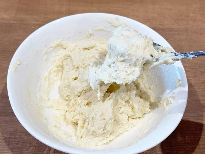 豆腐1丁に『ホットケーキミックス1袋』を混ぜるだけで…　レンチン4分後の完成品がこちら