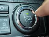 「ドライバー以外も知っておこう！　車のエンジンスタートボタンを3回押すと？」の画像1