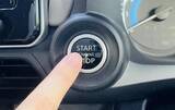 「ドライバー以外も知っておこう！　車のエンジンスタートボタンを3回押すと？」の画像2