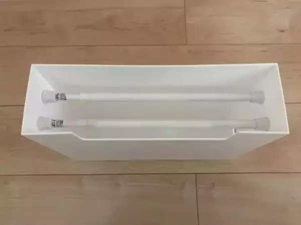 100均グッズでゴミ袋の悩みが即解決！　1枚だけサッと取れる収納術に「生活感ゼロ」