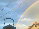 「「鉄瓶から注ぎ出る虹を撮れました」　奇跡的な光景に「ご利益がありそう」」の画像1
