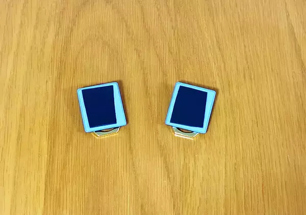 「100均のスマホリングにつっぱり棒を通すと…　スマホ以外のアレンジ技に「家中で大活躍！」」の画像