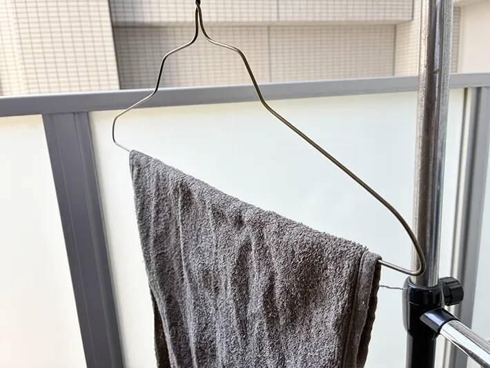洗濯でパンの留め具『2個』を挟むだけ　手軽な再利用ワザが便利