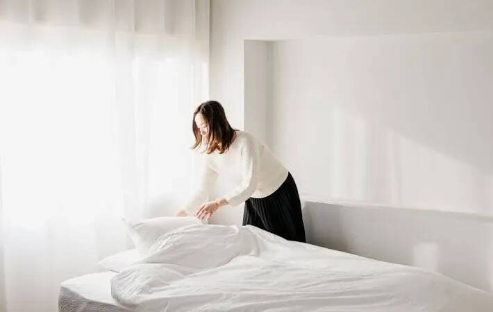 夏場のシーツ、週に何回洗うのがいい？　洗濯研究家の答えは…