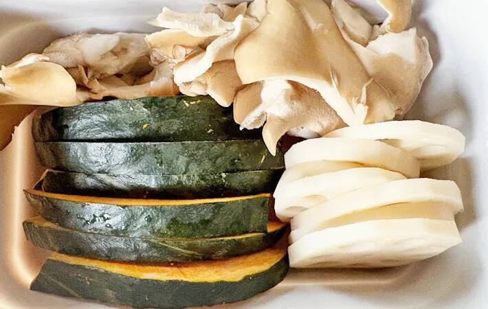 【レンチンレシピ】味つけはめんつゆのみ！　秋の味覚をたっぷり食べる焼きびたし