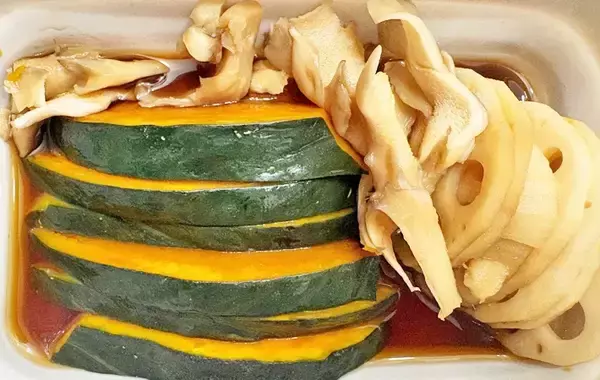 「【レンチンレシピ】味つけはめんつゆのみ！　秋の味覚をたっぷり食べる焼きびたし」の画像