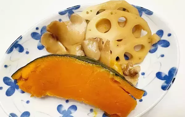「【レンチンレシピ】味つけはめんつゆのみ！　秋の味覚をたっぷり食べる焼きびたし」の画像