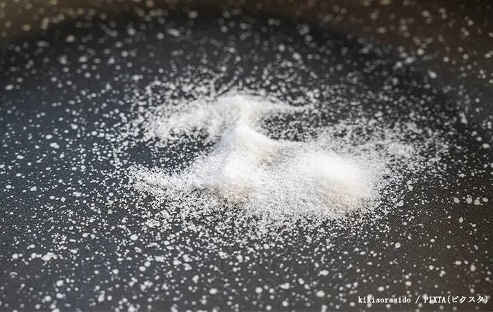 塩が固まってしまったらどうすればいい？　サラサラに戻す方法を企業に聞いてみた