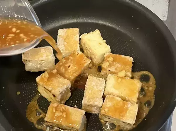 「厚揚げ1枚でここまでできるのか！　作って分かった『主役レベル』の簡単おかず」の画像