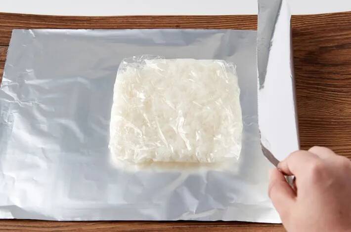 残ったご飯、ラップだけで冷凍してない？　米のプロおすすめの保存方法は