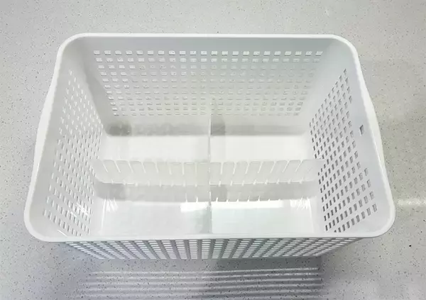 「棚の保存容器、かさばってない？　収納アイディアに「スッキリした」「プチストレス解消」」の画像