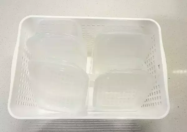 「棚の保存容器、かさばってない？　収納アイディアに「スッキリした」「プチストレス解消」」の画像