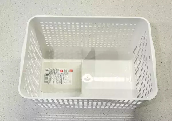「棚の保存容器、かさばってない？　収納アイディアに「スッキリした」「プチストレス解消」」の画像