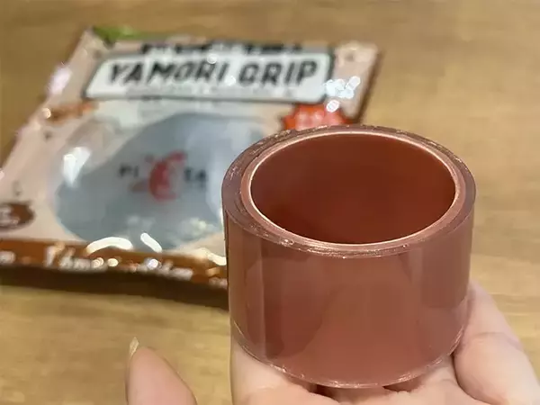 「専用ゴミ袋は買わなくてOK！　ダイソーの『ゲルテープ』を貼れば簡易ゴミ入れに」の画像