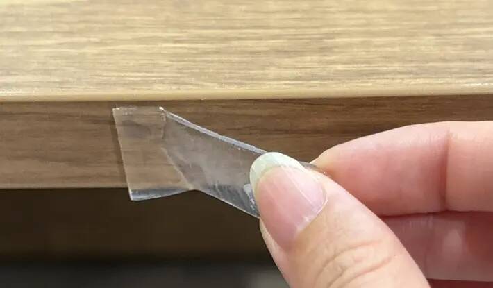 専用ゴミ袋は買わなくてOK！　ダイソーの『ゲルテープ』を貼れば簡易ゴミ入れに