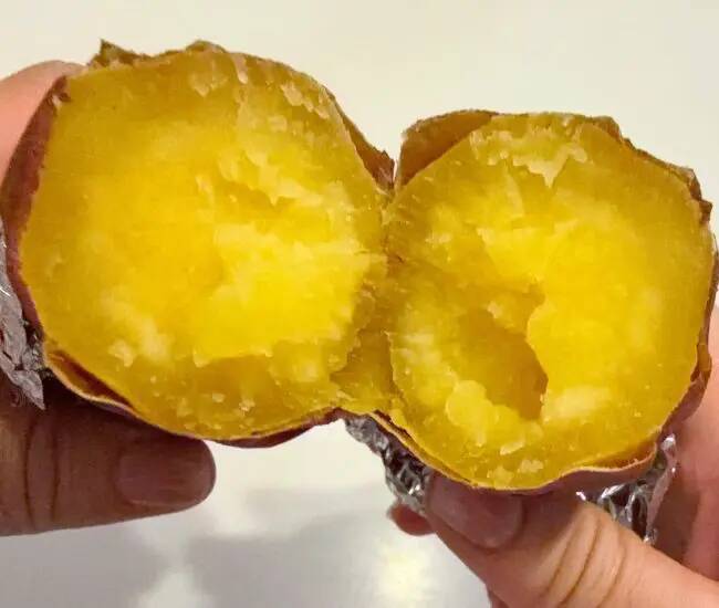 焼く前の『サツマイモ』に一工夫！　ねっとり食感で「やってよかった」
