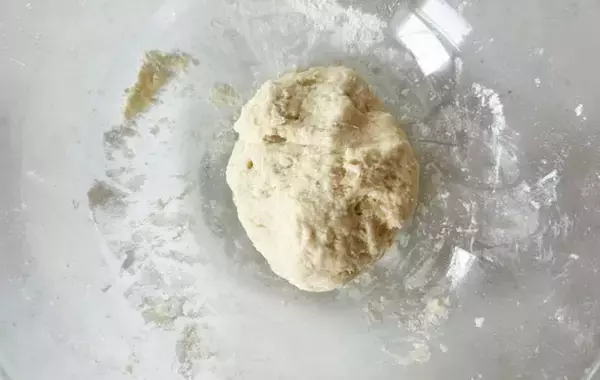 「ホットケーキミックスにヨーグルトと水を混ぜて…　できあがったのは」の画像