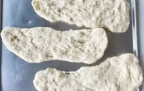 「ホットケーキミックスにヨーグルトと水を混ぜて…　できあがったのは」の画像