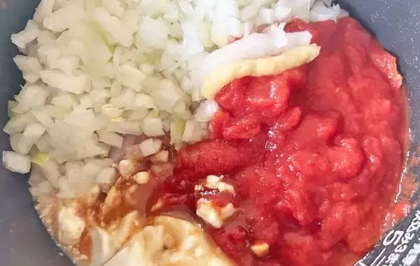 「材料を炊飯器に入れるだけ！　スイッチ1つで作れるカレーに「いつもより好き」」の画像